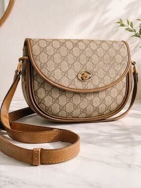 Authentic Gucci Shoulder /Crossbody Bag.